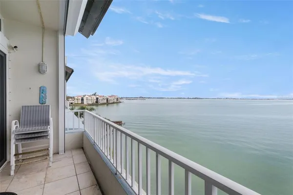 $3,500 | 5279 Isla Key Boulevard South, Unit 413, St. Petersburg, FL 33715