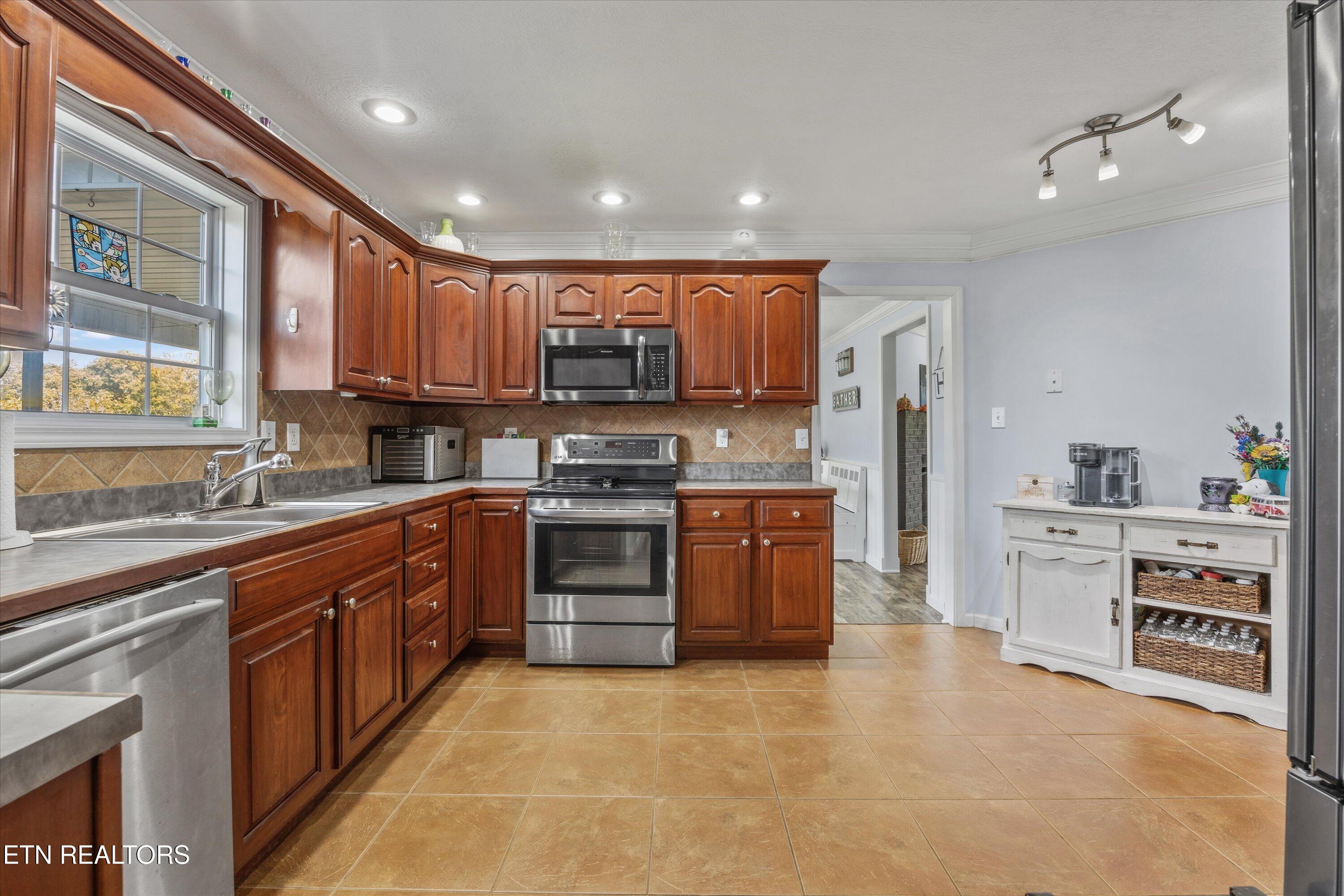 6213 Ridgeview Road Knoxville, TN 37918 - Photo 9 of 34 10-6213 Ridgeview Rd 15