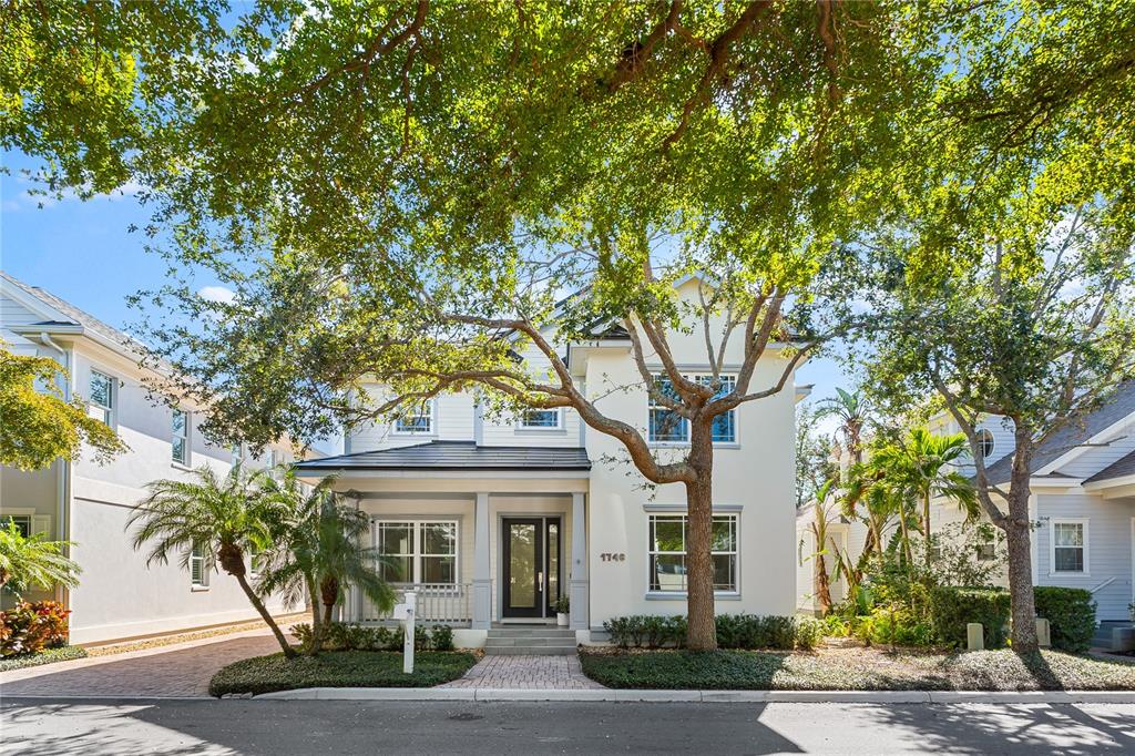1746 Stapleton Street Sarasota, FL 34239 - Photo 3 of 77 Gallery Image 3
