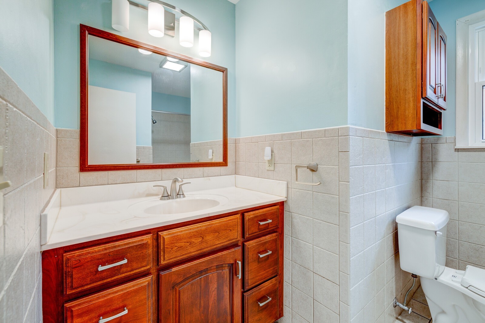 5075 Kittrell Road Nashville, TN 37221 - Photo 18 of 48 Guest bath