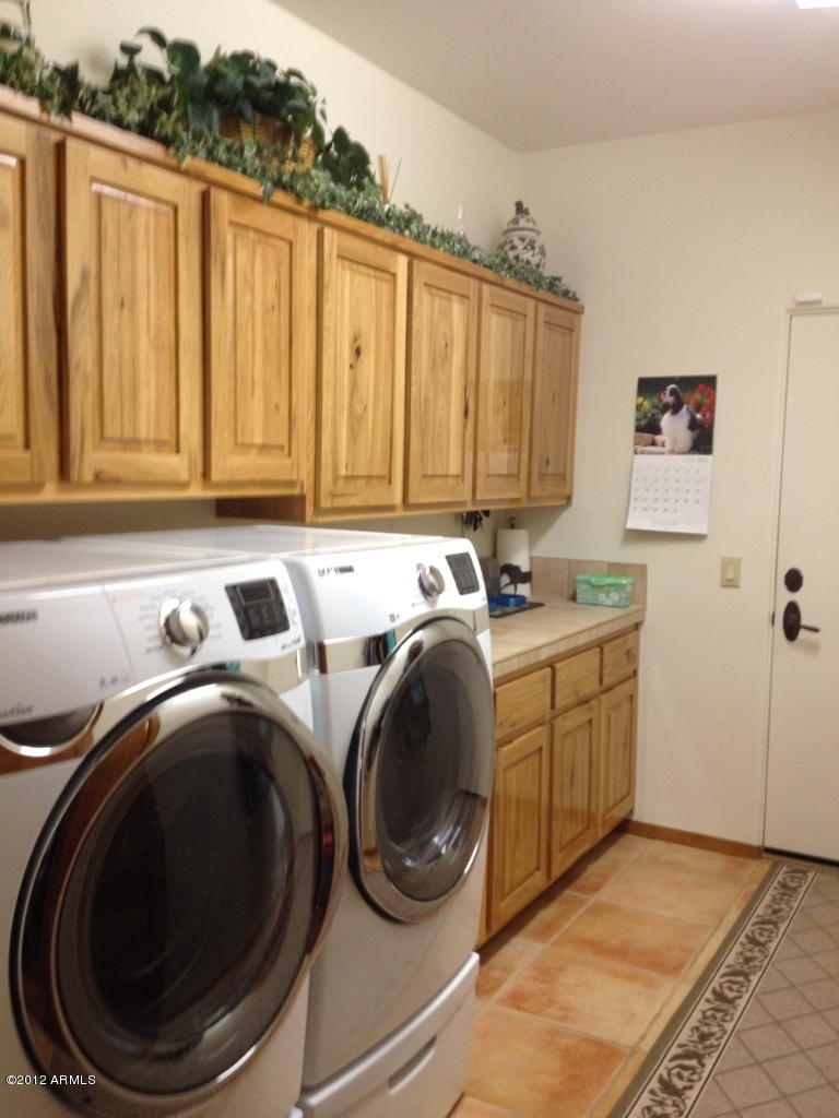 1622 East Dolores Road Phoenix, AZ 85086 - Photo 7 of 31 Laundry Room