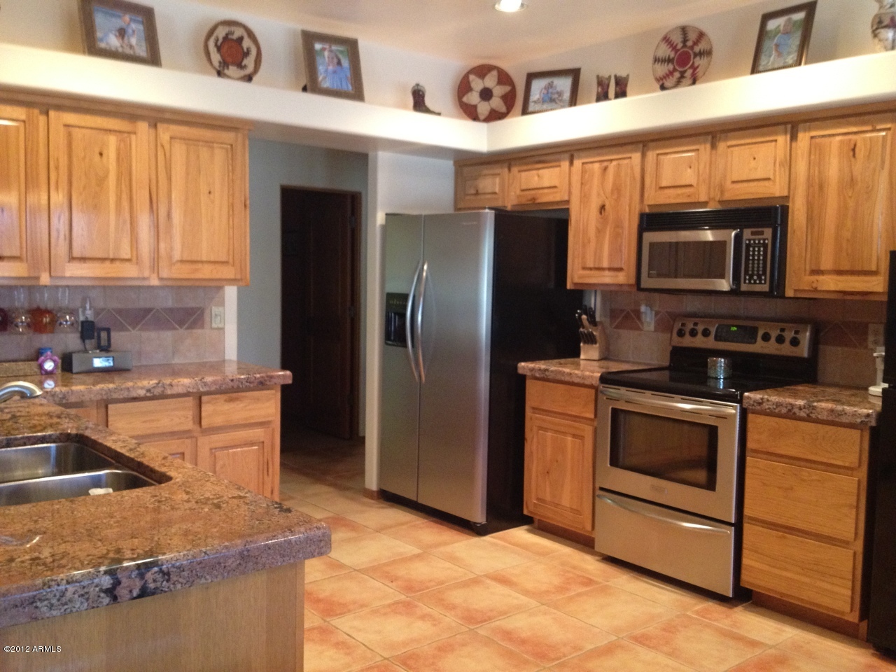 1622 East Dolores Road Phoenix, AZ 85086 - Photo 8 of 31 Kitchen