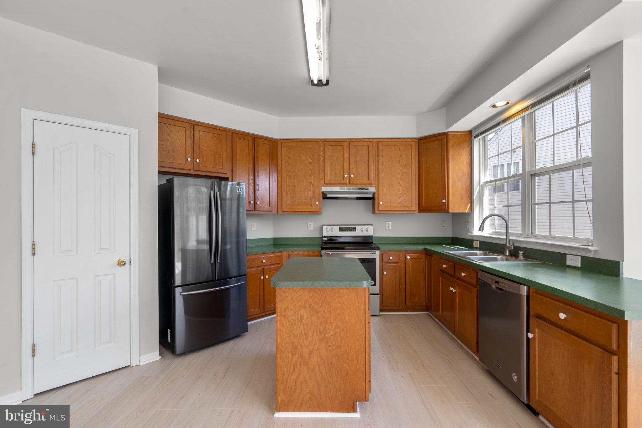 18015 Coachmans Road Germantown, MD 20874 - Photo 19 of 59 Gallery Image 19