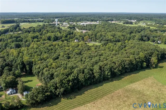 a view of a field with an outdoor space