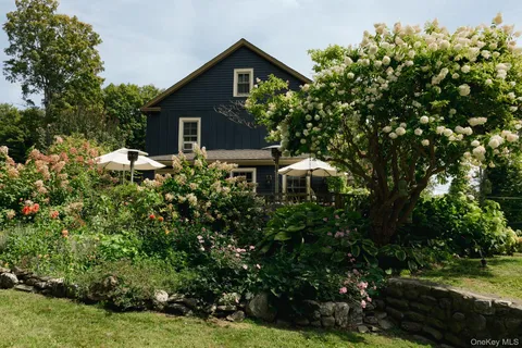 $1,250,000 | 6 Autumn Lane, Amenia, NY 12501