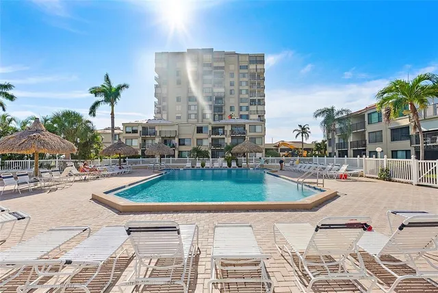 $449,000 | 6322 Palma Del Mar Boulevard South, Unit 209, St. Petersburg, FL 33715