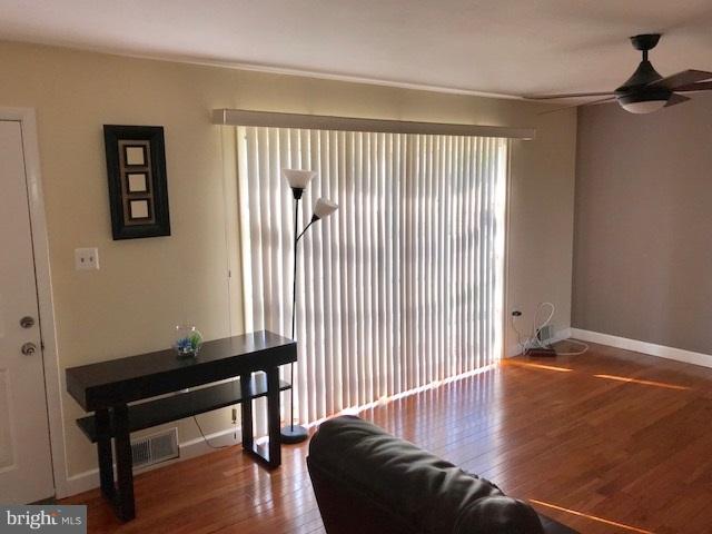 4114 Isbell Street Silver Spring, MD 20906 - Photo 4 of 30 Living Room