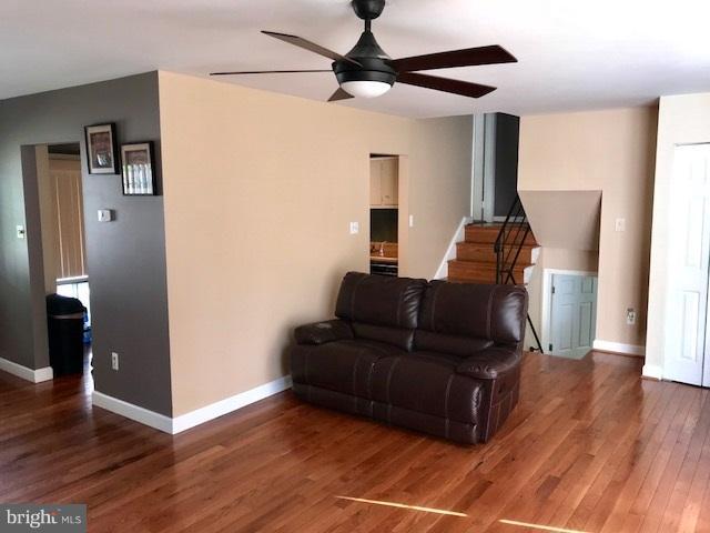 4114 Isbell Street Silver Spring, MD 20906 - Photo 5 of 30 Living Room