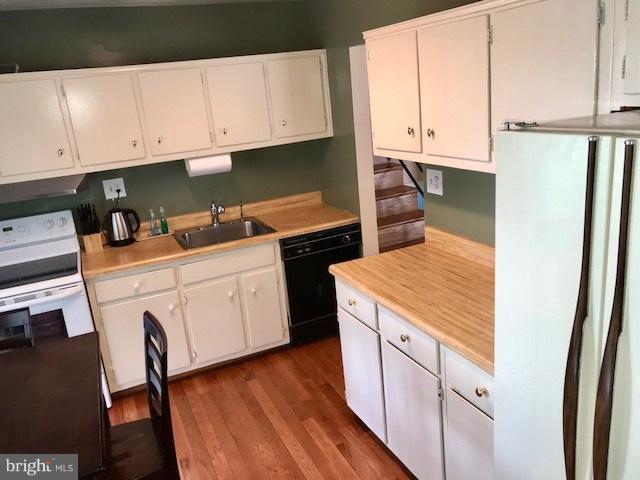 4114 Isbell Street Silver Spring, MD 20906 - Photo 10 of 30 Kitchen