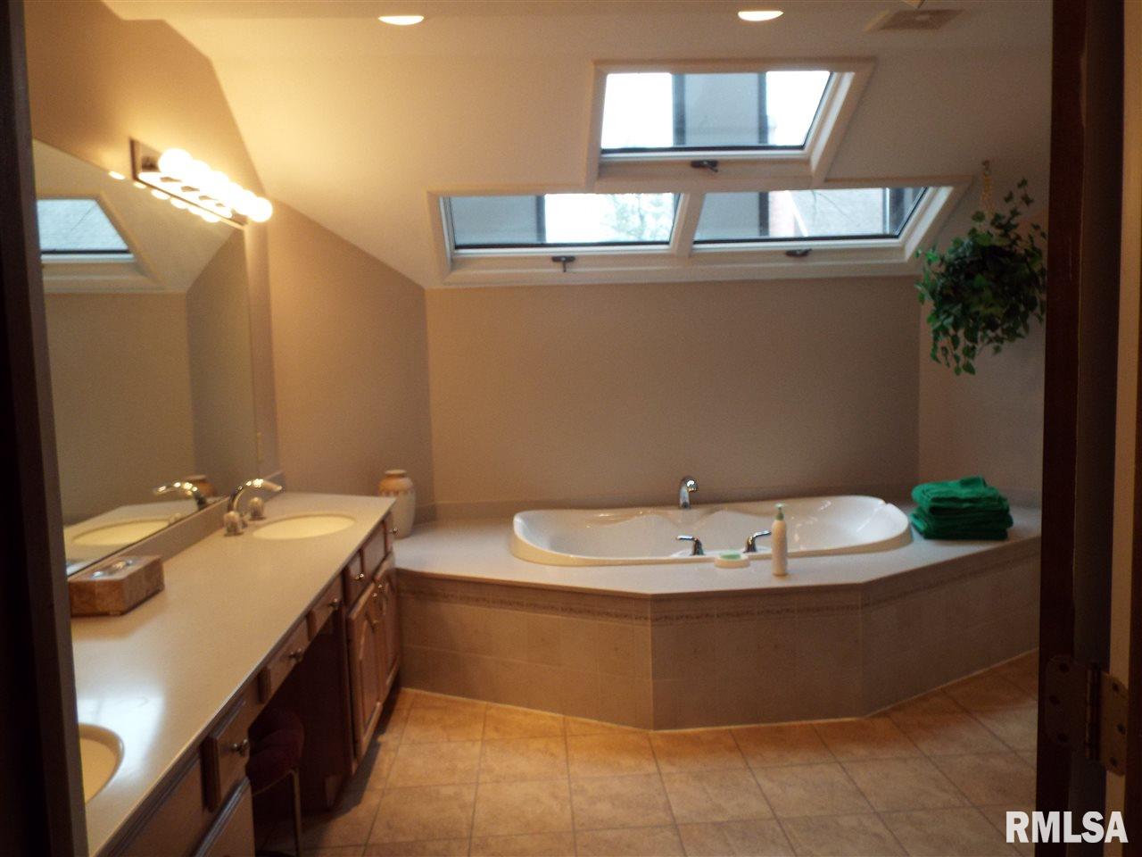 119 Maple Ridge Drive Morton, IL 61550 - Photo 20 of 36 Gallery Image 20