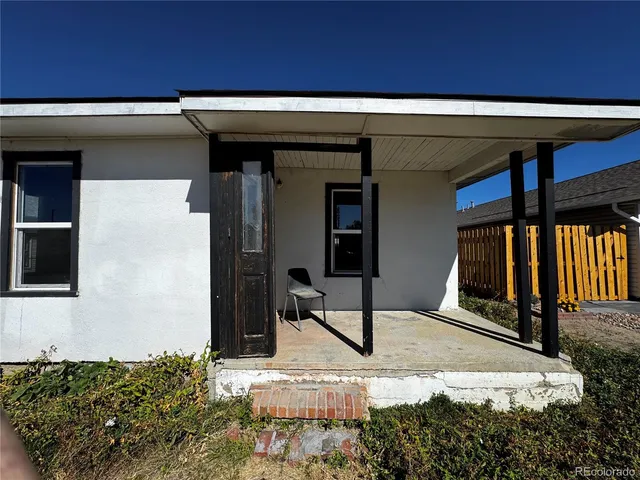 a view of a entryway door of the house