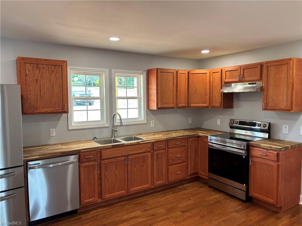 2101 Cook School Road Pilot Mountain, NC 27041 - Photo 3 of 10