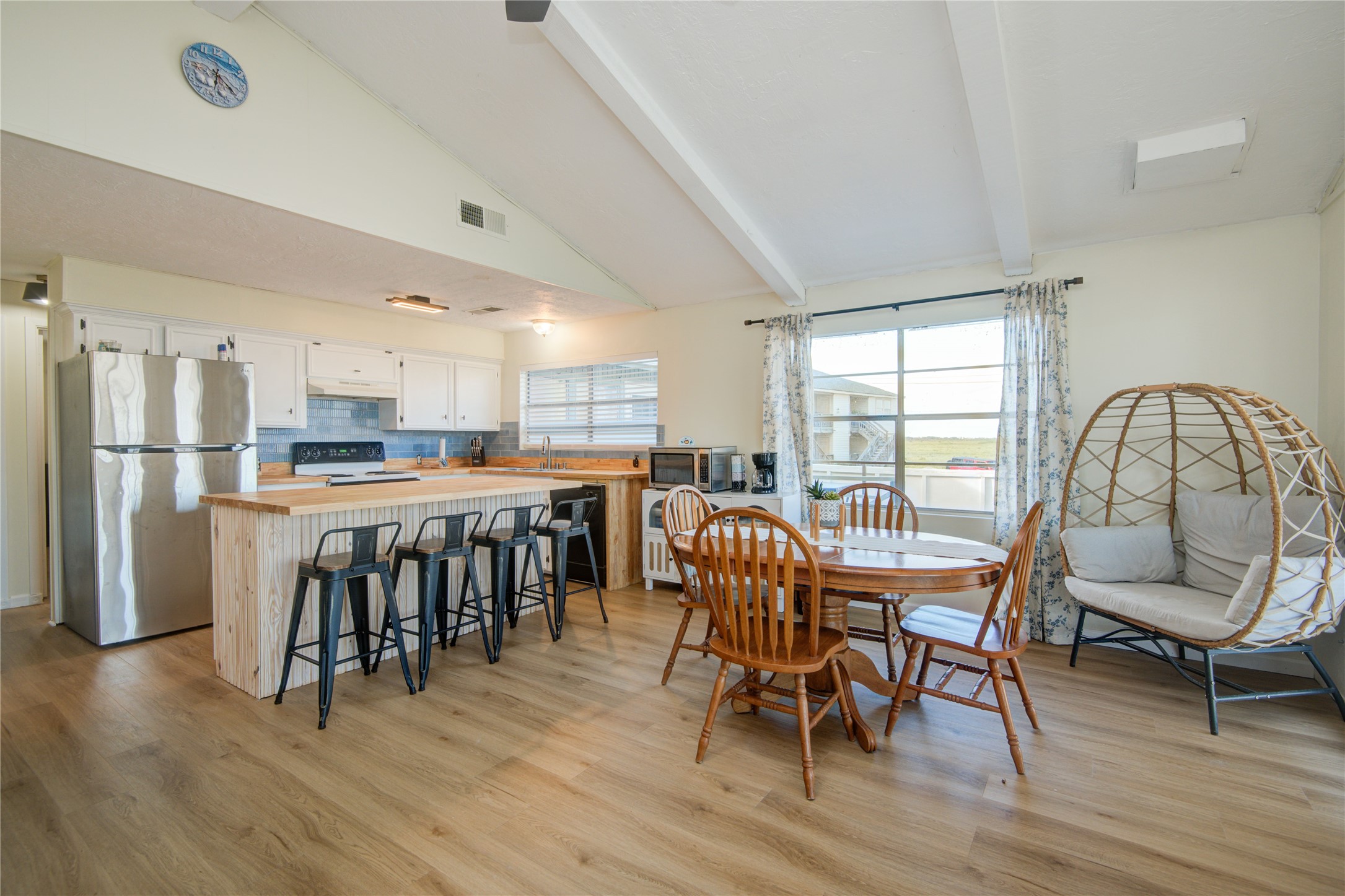 16510 Blackbeard Road Jamaica Beach, TX 77554 - Photo 14 of 39