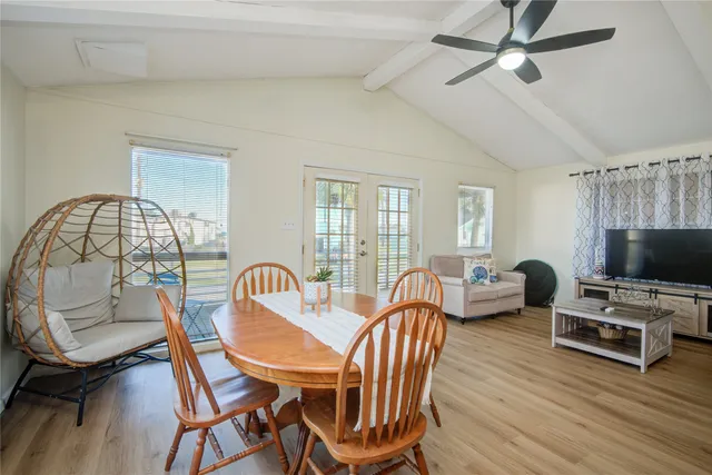 $2,195 | 16510 Blackbeard Road, Jamaica Beach, TX 77554