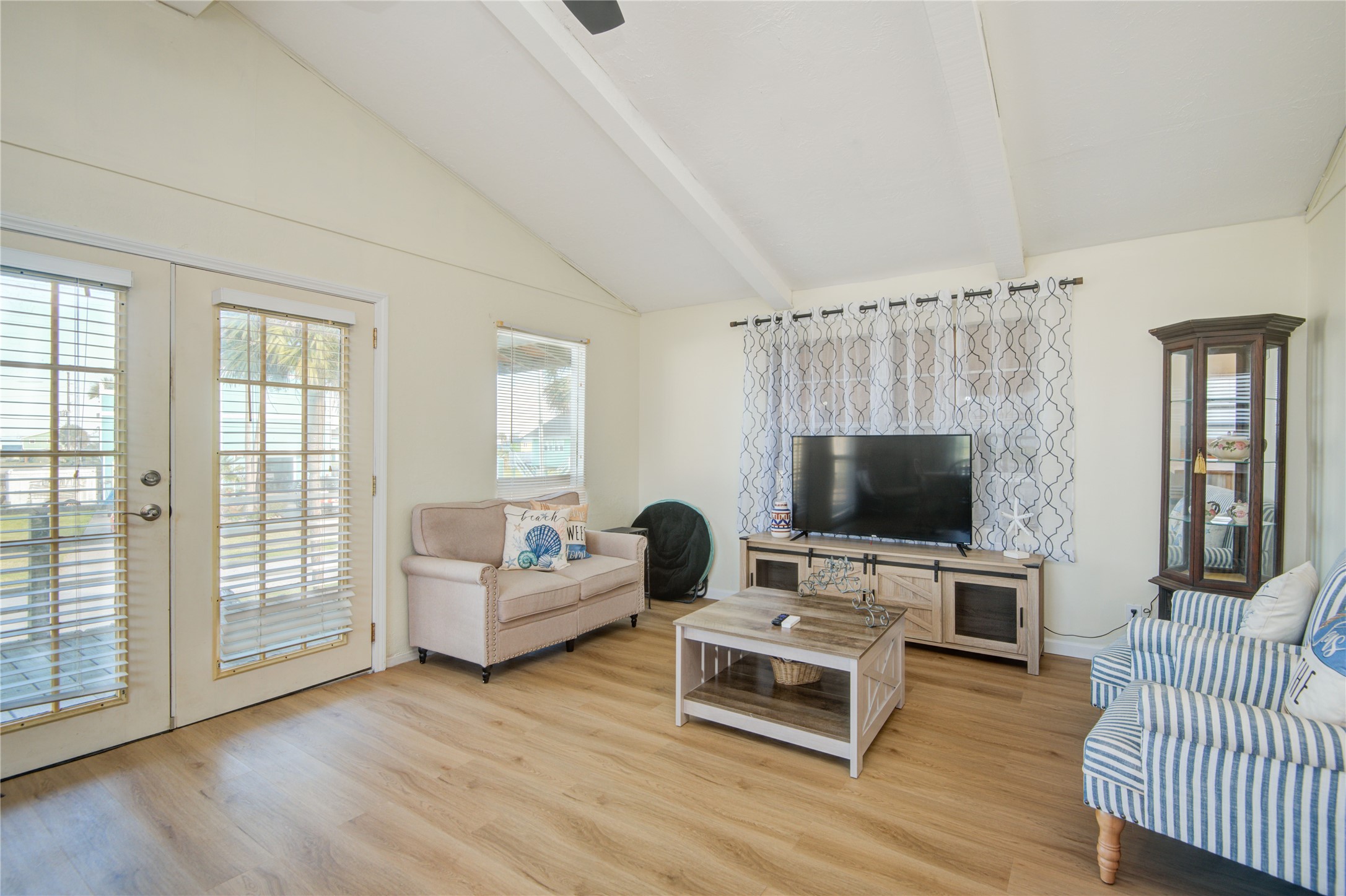 16510 Blackbeard Road Jamaica Beach, TX 77554 - Photo 17 of 39