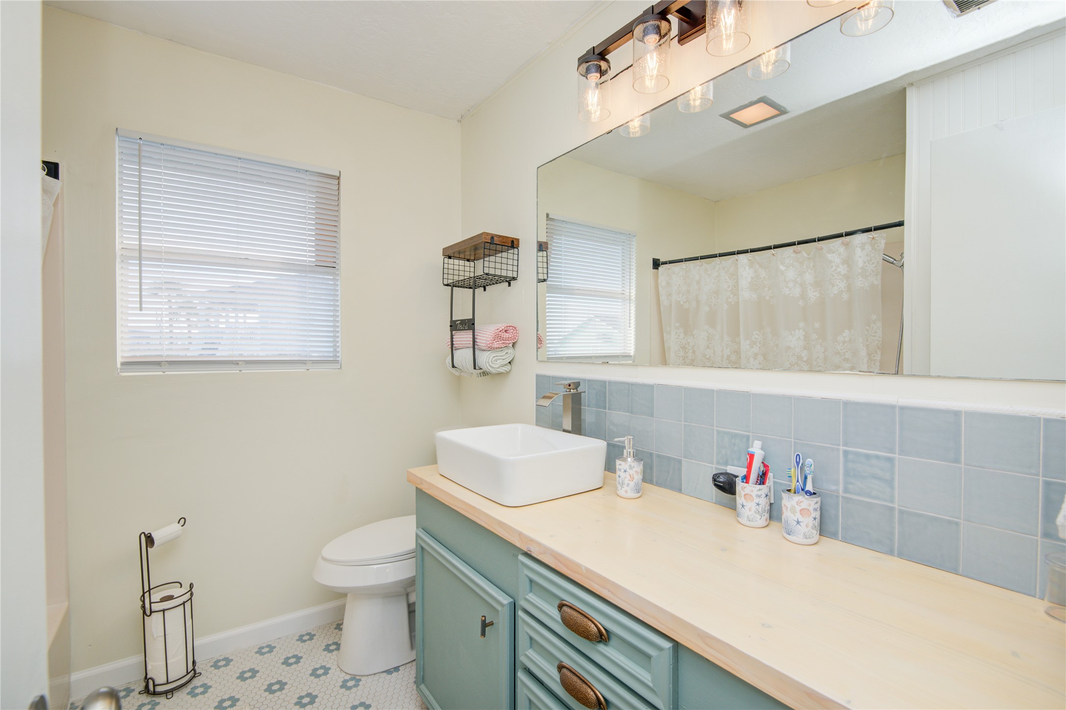 16510 Blackbeard Road Jamaica Beach, TX 77554 - Photo 28 of 39