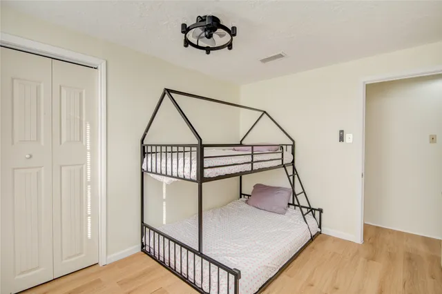 $2,195 | 16510 Blackbeard Road, Jamaica Beach, TX 77554