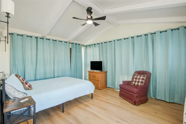 $2,195 | 16510 Blackbeard Road, Jamaica Beach, TX 77554