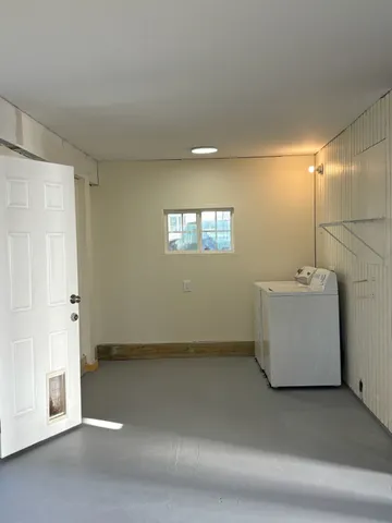 $2,195 | 16510 Blackbeard Road, Jamaica Beach, TX 77554