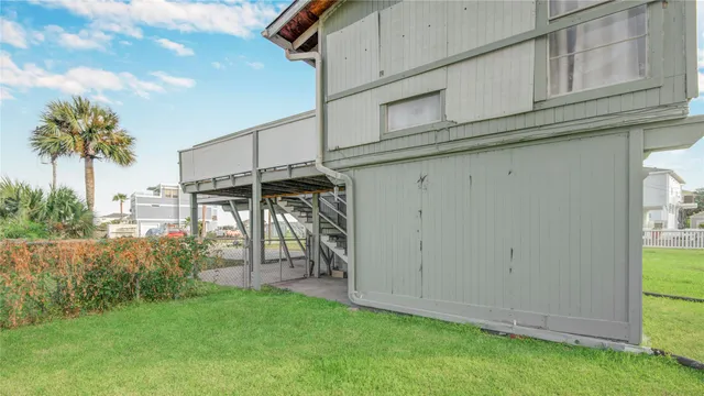 $2,195 | 16510 Blackbeard Road, Jamaica Beach, TX 77554