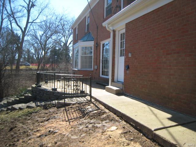 554 North Mosley Road St. Louis, MO 63141 - Photo 14 of 20 Gallery Image 14
