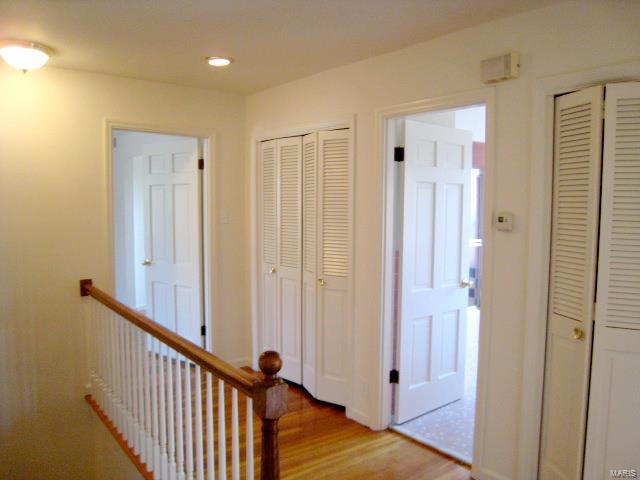 554 North Mosley Road St. Louis, MO 63141 - Photo 9 of 20 Gallery Image 9