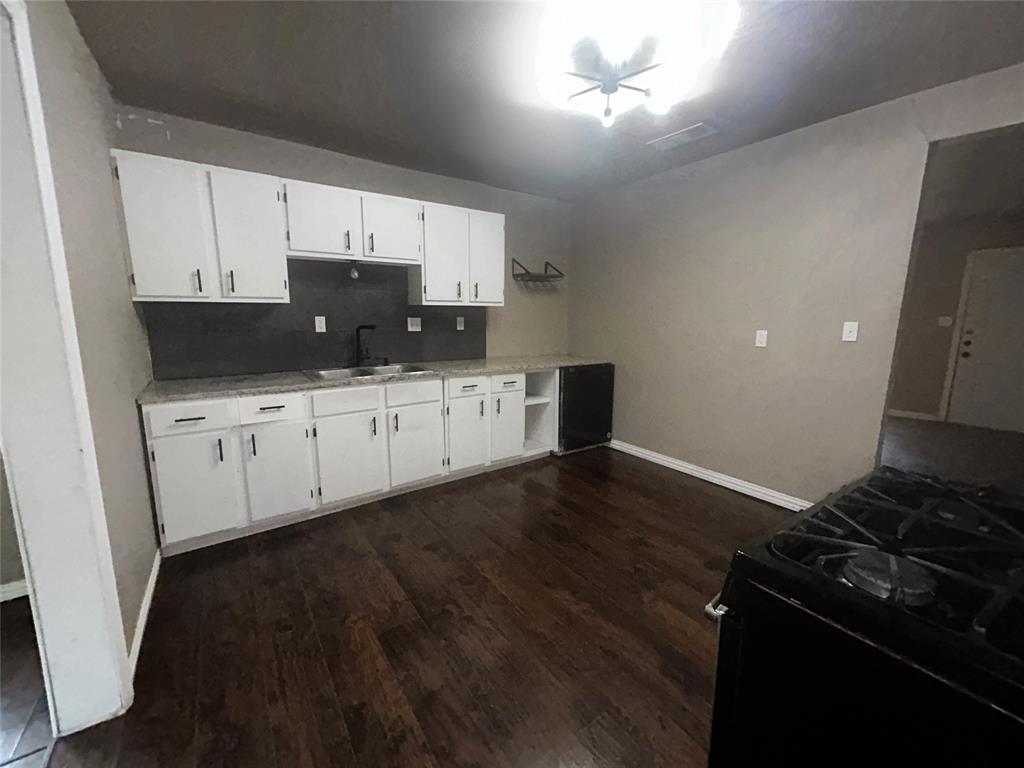 1031 Wade Hampton Street Benbrook, TX 76126 - Photo 11 of 20