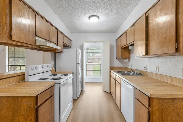 $1,450 | 420 Claire Court, Arlington, TX 76012