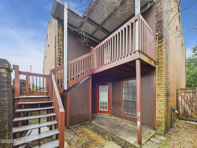 $975 | 113 Shekel Drive, Unit C, Lafayette, LA 70508