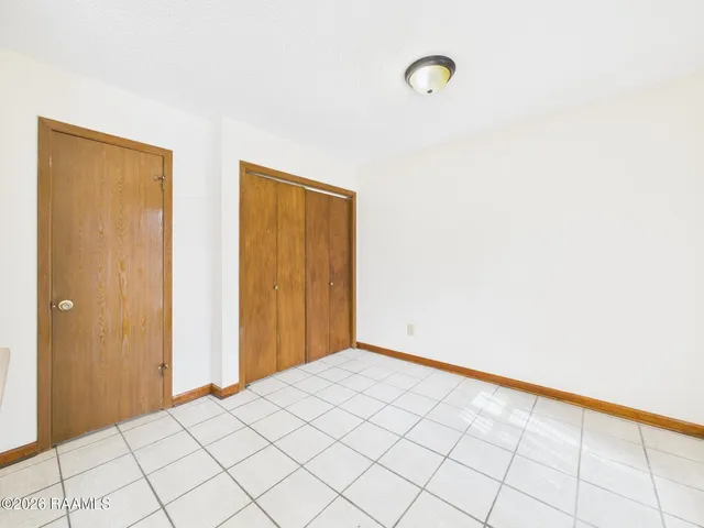 $975 | 113 Shekel Drive, Unit C, Lafayette, LA 70508