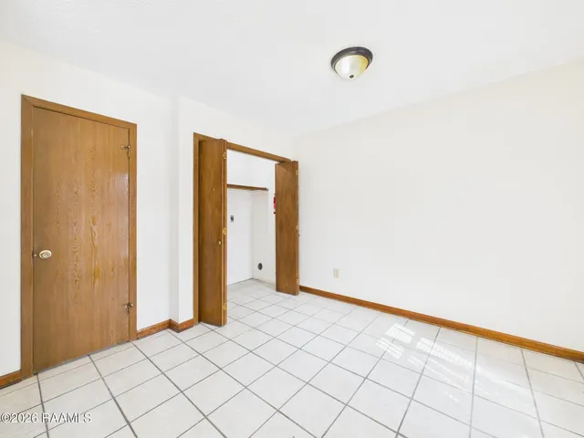 $975 | 113 Shekel Drive, Unit C, Lafayette, LA 70508