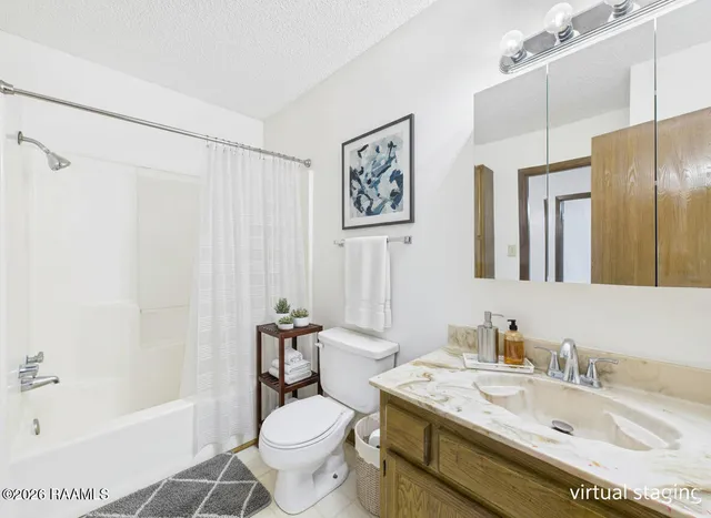 $975 | 113 Shekel Drive, Unit C, Lafayette, LA 70508