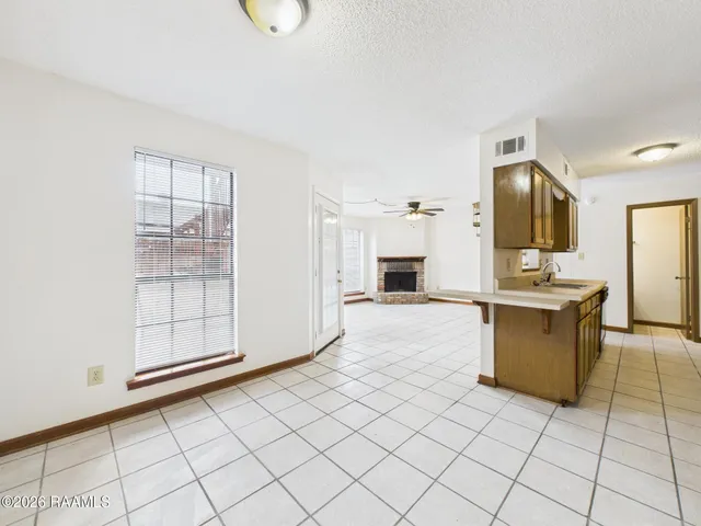 $975 | 113 Shekel Drive, Unit C, Lafayette, LA 70508