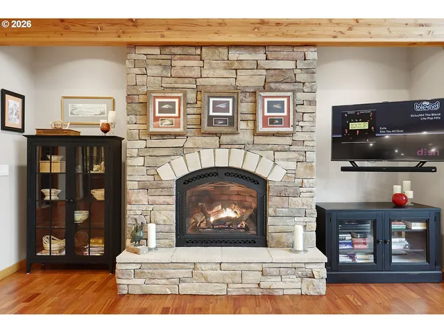 $1,600,000 | 26 Ridgeview Road, White Salmon, WA 98672