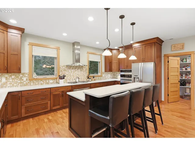 $1,600,000 | 26 Ridgeview Road, White Salmon, WA 98672