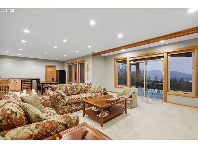 $1,600,000 | 26 Ridgeview Road, White Salmon, WA 98672