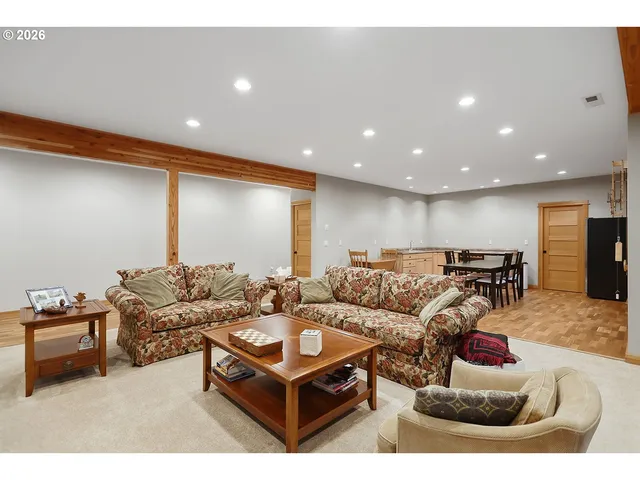 $1,600,000 | 26 Ridgeview Road, White Salmon, WA 98672