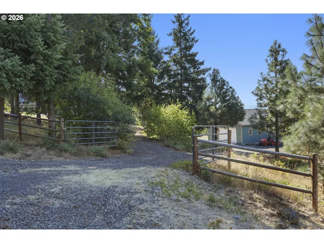 $1,600,000 | 26 Ridgeview Road, White Salmon, WA 98672