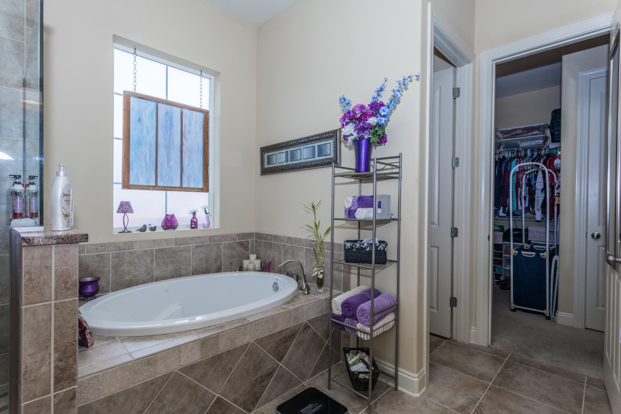 331 Brushed Dunes Circle Freeport, FL 32439 - Photo 42 of 60 a bath room with a table and chairs