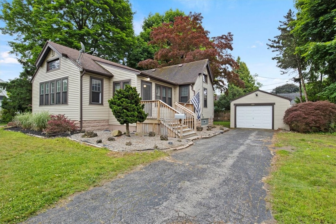 153 Seneca Road Irondequoit, NY 14622 - Photo 2 of 25