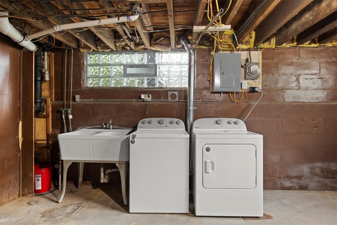 153 Seneca Road Irondequoit, NY 14622 - Photo 21 of 25