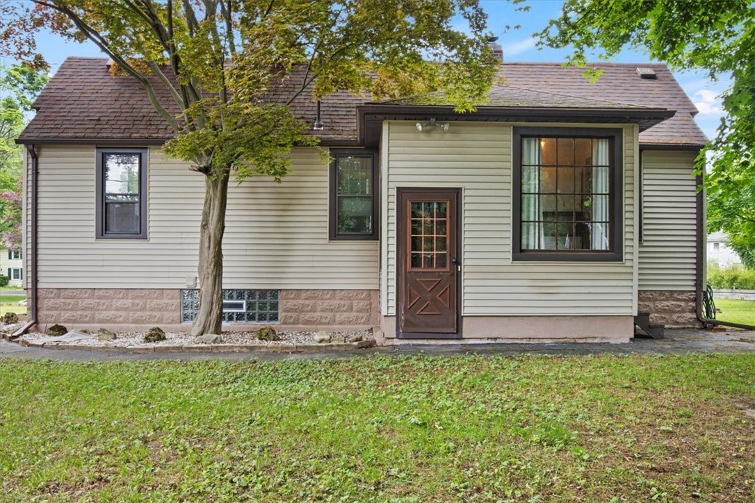 153 Seneca Road Irondequoit, NY 14622 - Photo 23 of 25