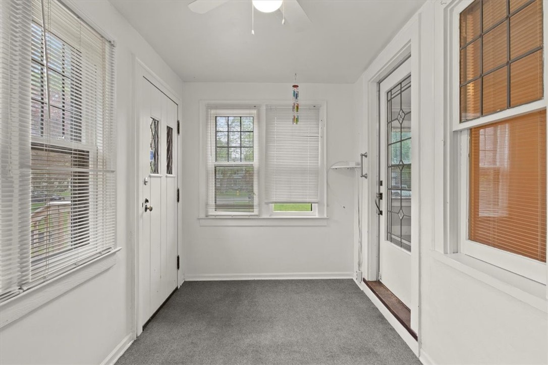 153 Seneca Road Irondequoit, NY 14622 - Photo 4 of 25