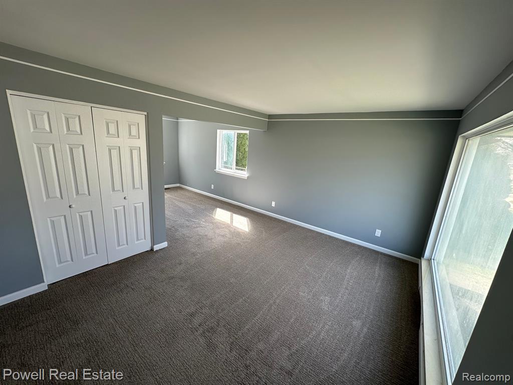 196 Carr Street Pontiac, MI 48342 - Photo 7 of 24