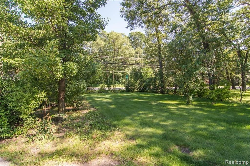 1475 Holton Road Muskegon, MI 49445 - Photo 37 of 47