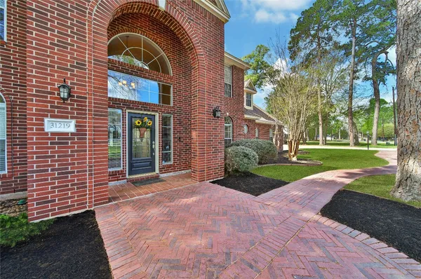 $699,900 | 31219 Johlke Road, Magnolia, TX 77355