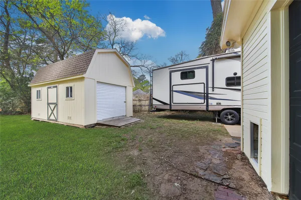 $699,900 | 31219 Johlke Road, Magnolia, TX 77355