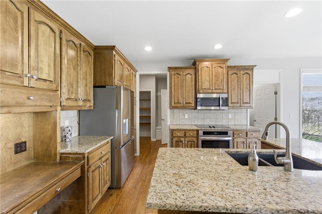 21516 West 99th Street Lenexa, KS 66220 - Photo 13 of 53