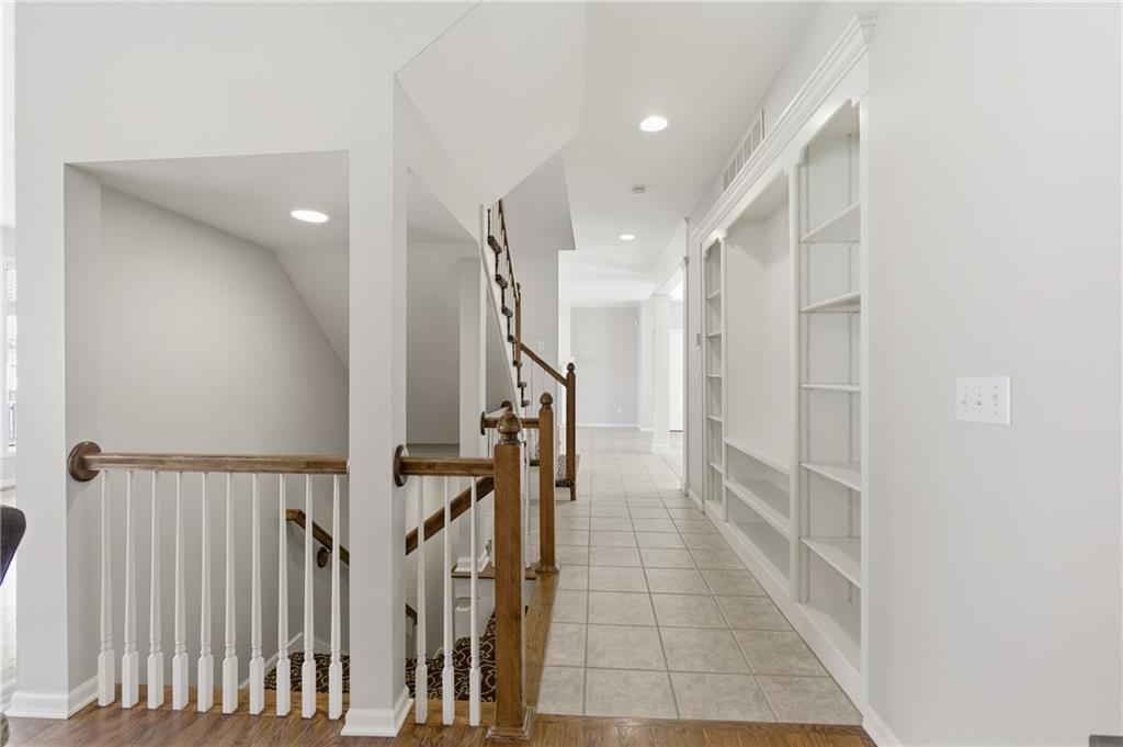 21516 West 99th Street Lenexa, KS 66220 - Photo 15 of 53