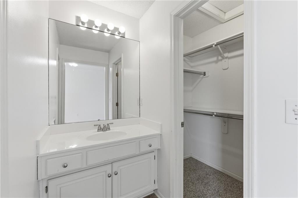 21516 West 99th Street Lenexa, KS 66220 - Photo 24 of 53